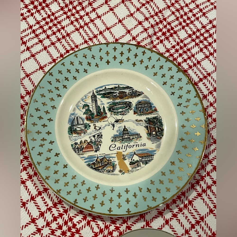SOLD Vintage California Souvenir Plates❤️☀️🏄‍♀️ - Picture 3 of 8